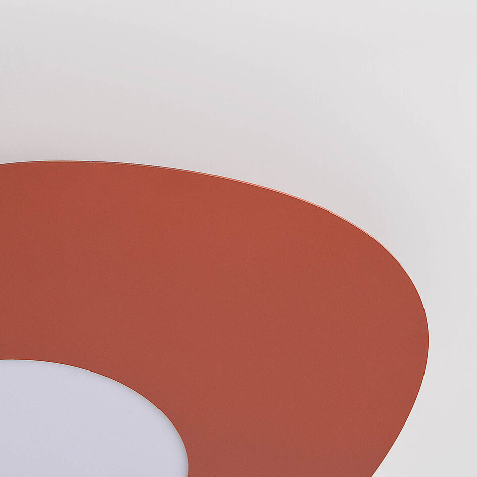 Plafondlamp Malina in terracotta rood met organische vorm