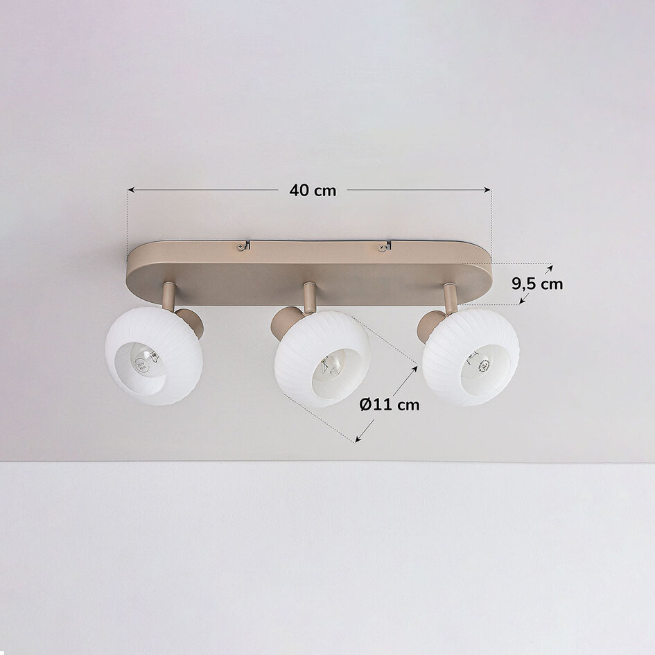 Plafondlamp Serolde beige met 3 verstelbare kappen van geribbeld melkwit glas