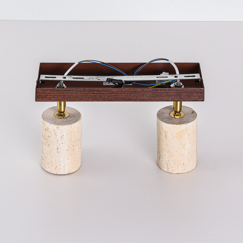 Plafondlamp Orven met 2 draaibare spots van travertin (natuursteen) en houtlook