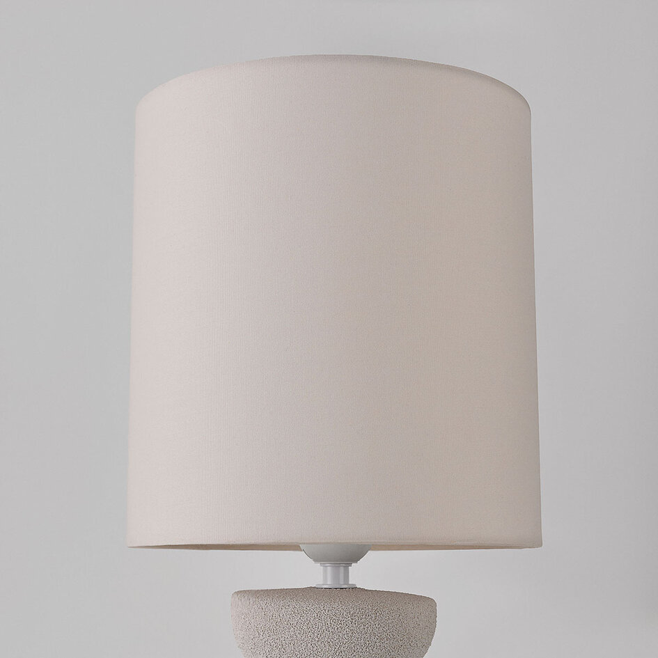 Tafellamp Kiyra - wit keramiek met stoffen kap in beige