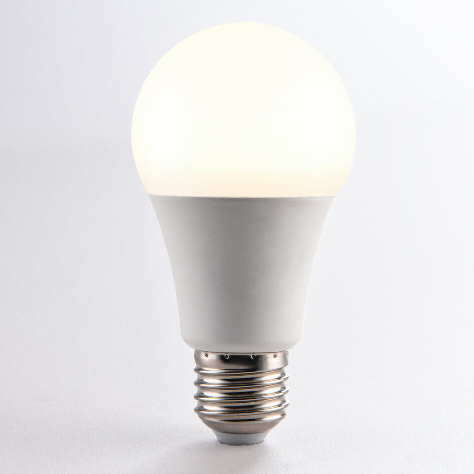 Dimbare E27 LED lamp 7W, melkwit, Ø60 - RGB en 3000K (afstandsbediening los verkrijgbaar)