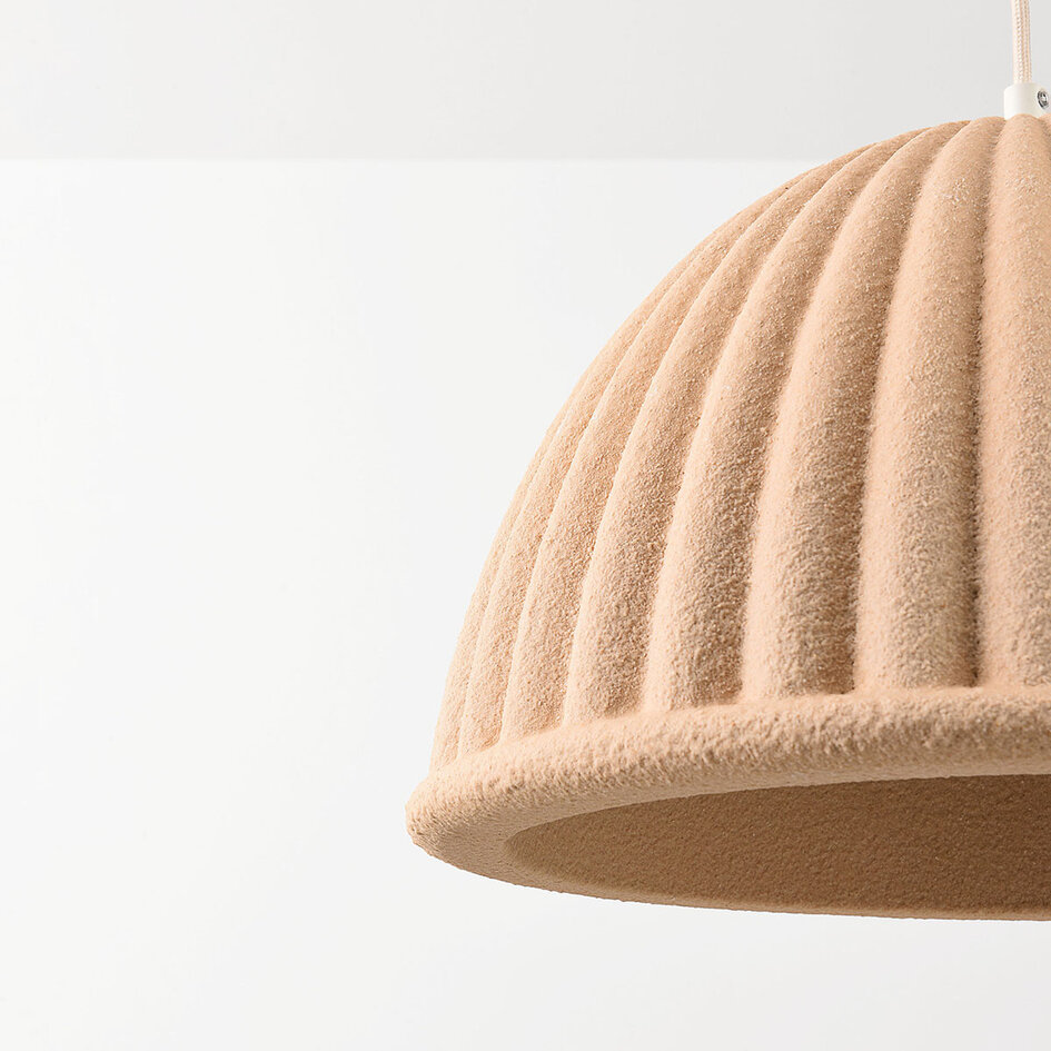 Hanglamp Hyske met geribbelde kap in zandbeige