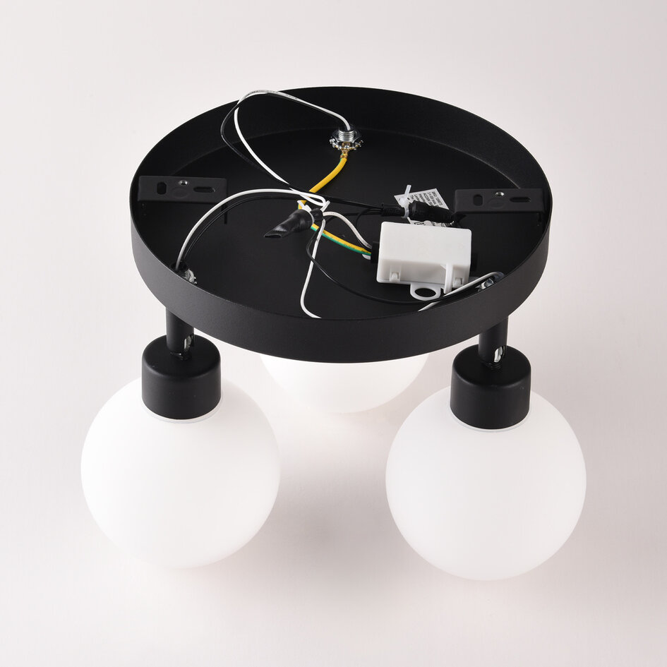Plafondlamp Zano met 3 draaibare lichtpunten - zwart met melkwit glas