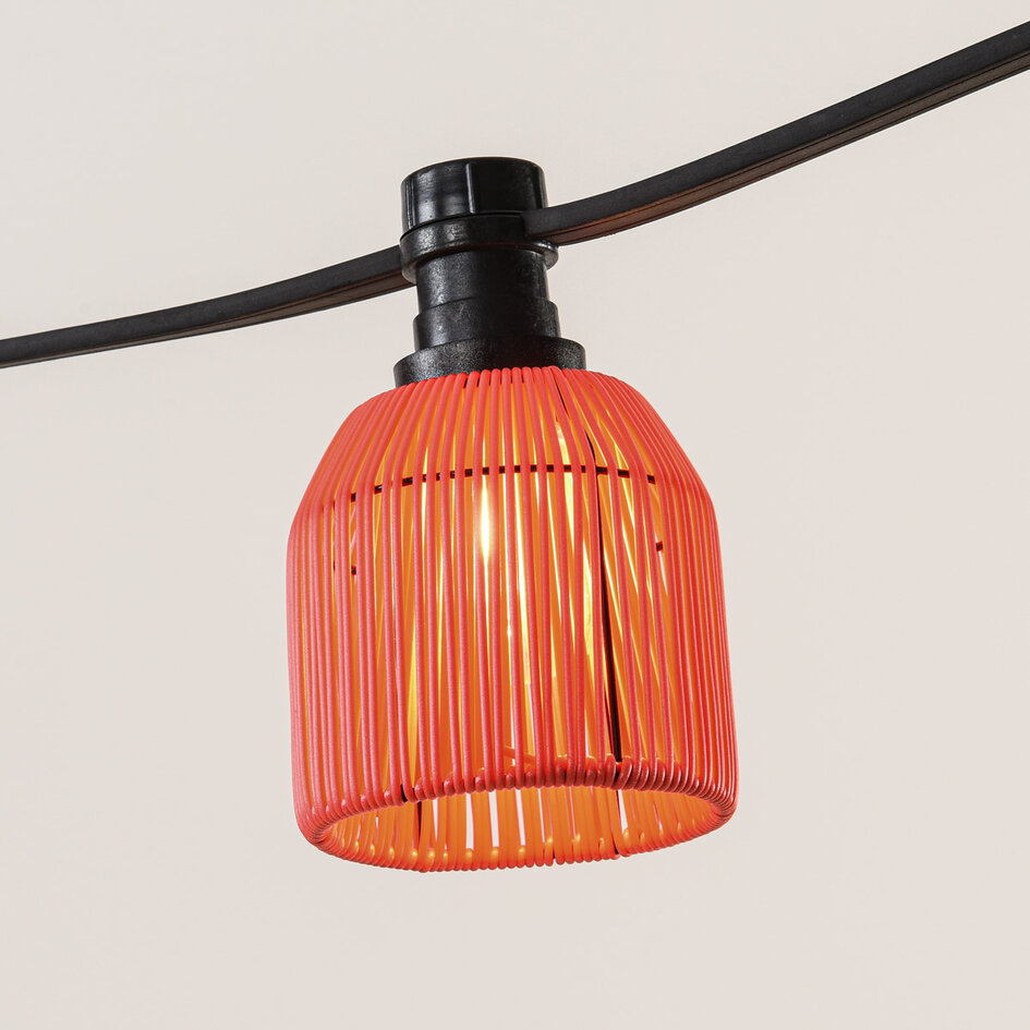 Prikkabel set inclusief kappen in rode rotanlook, verkrijgbaar met verschillende LED lampen
