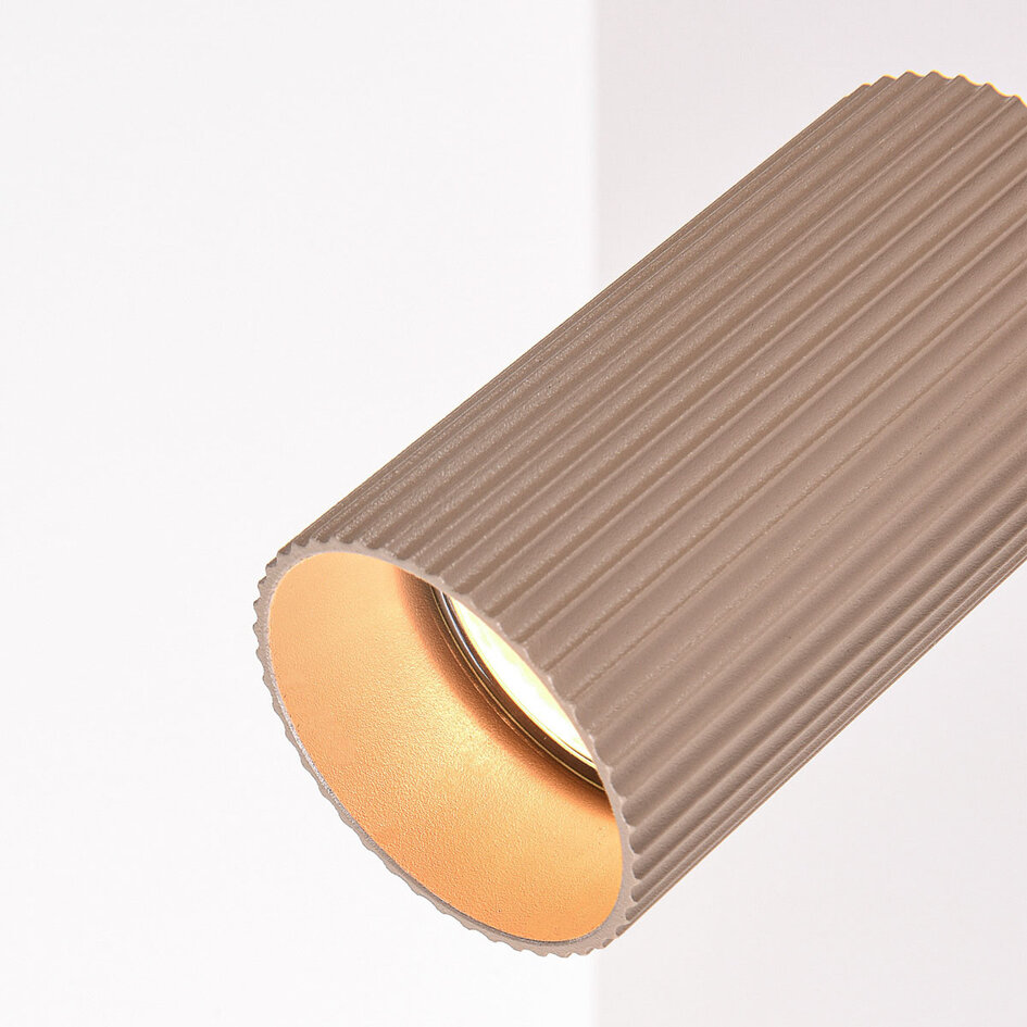 Wandspot Blaze met geribbelde spot - zandbeige