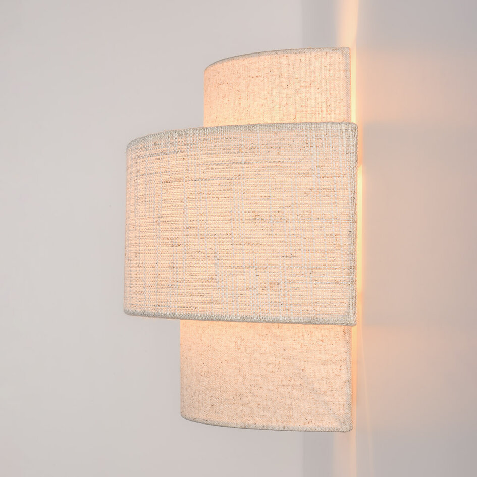 Wandlamp Tanja met gelaagde stoffen kap