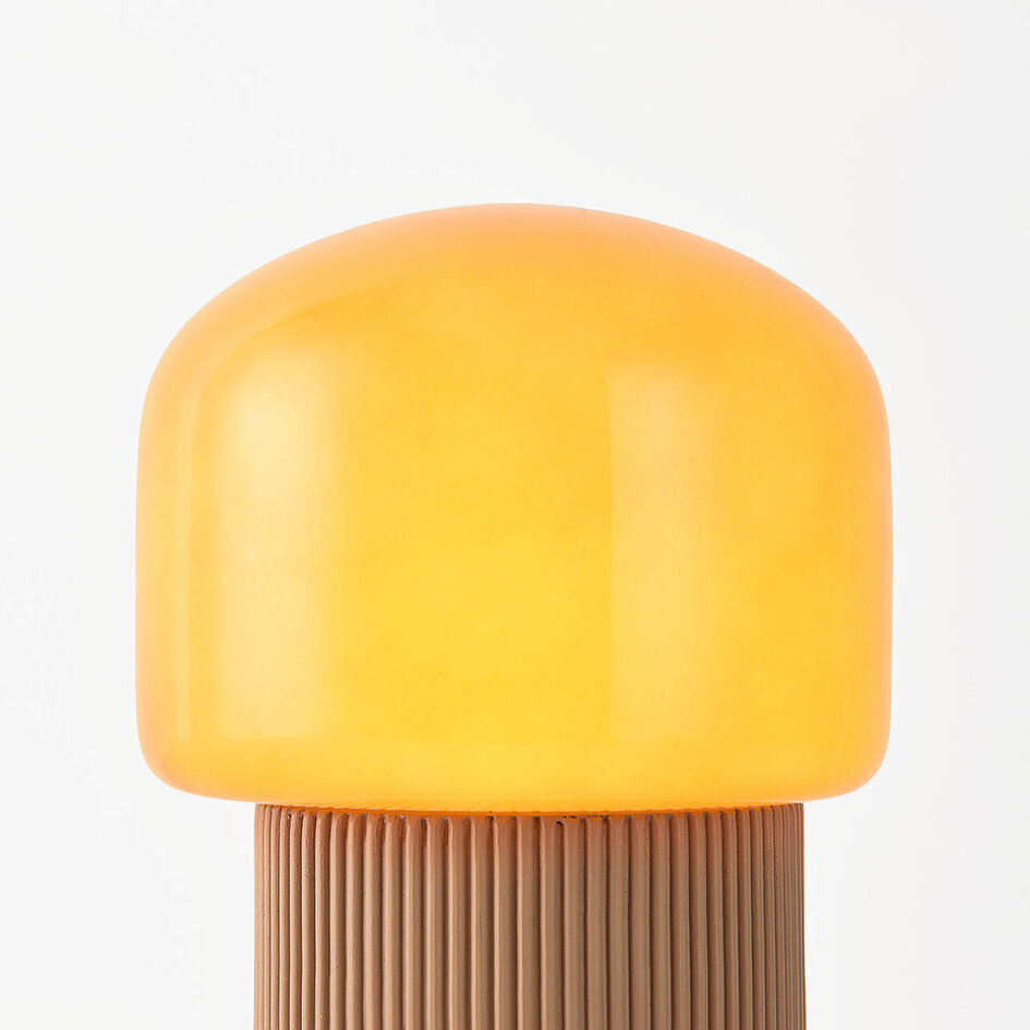 Tafellamp Ledine met amber glas en geribbelde voet in taupe
