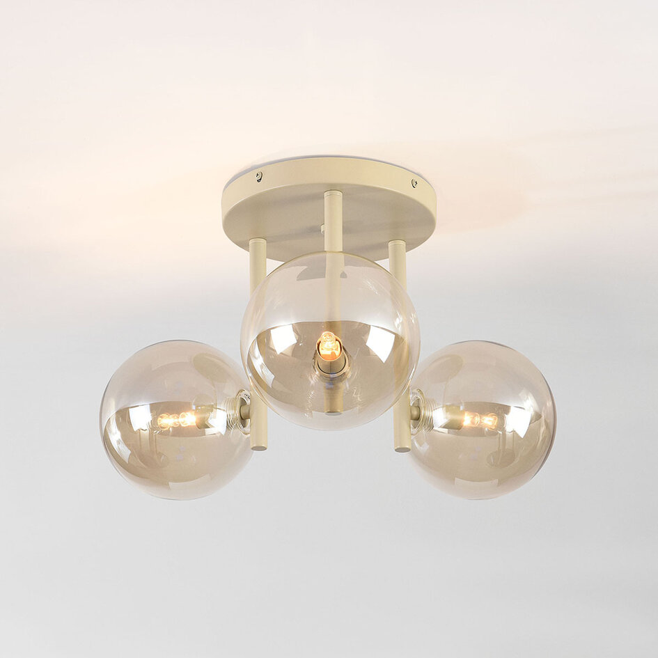 Plafondlamp Elora met 3 cognac glazen bollen - beige
