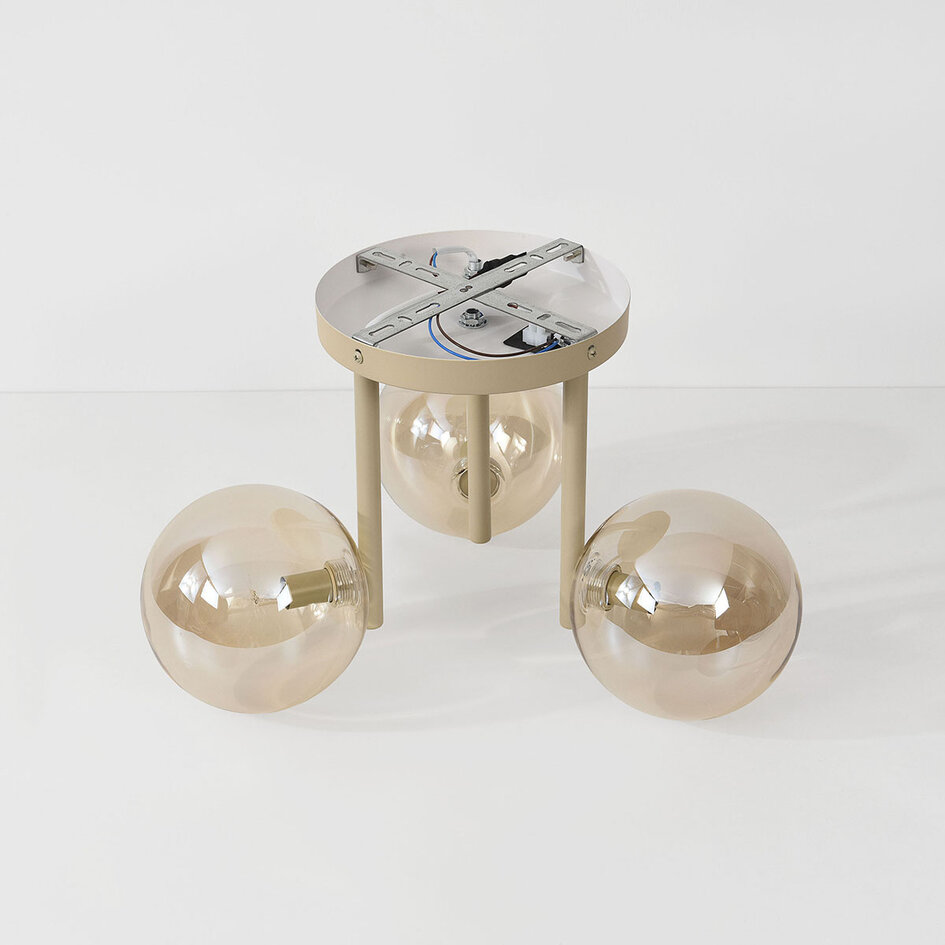 Plafondlamp Elora met 3 cognac glazen bollen - beige