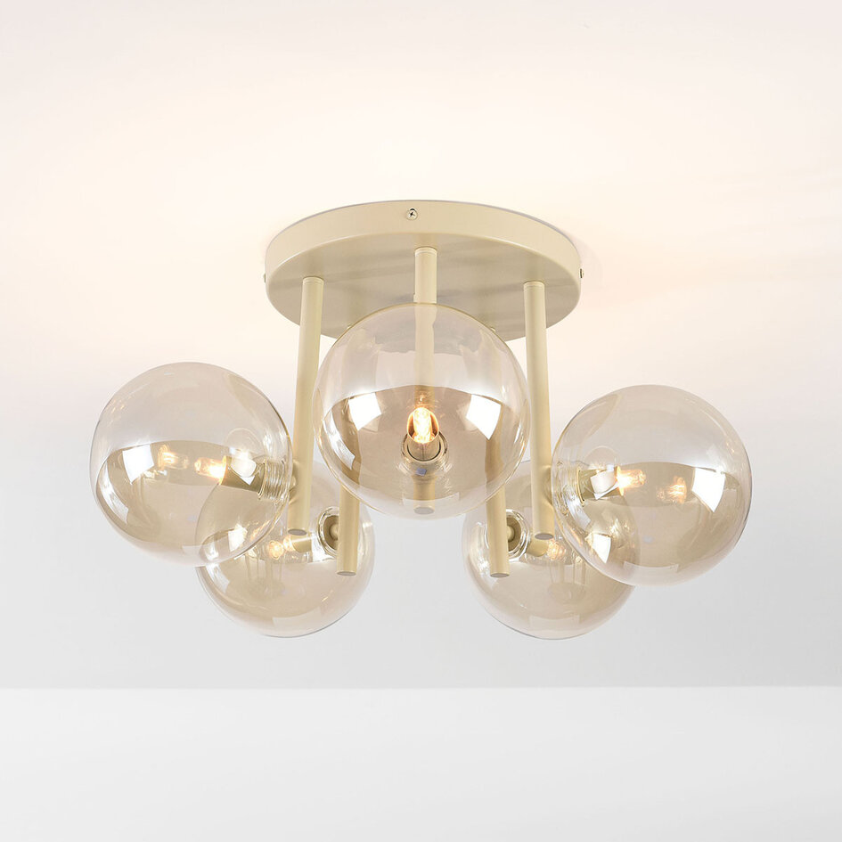 Plafondlamp Amora met 5 cognac glazen bollen - beige