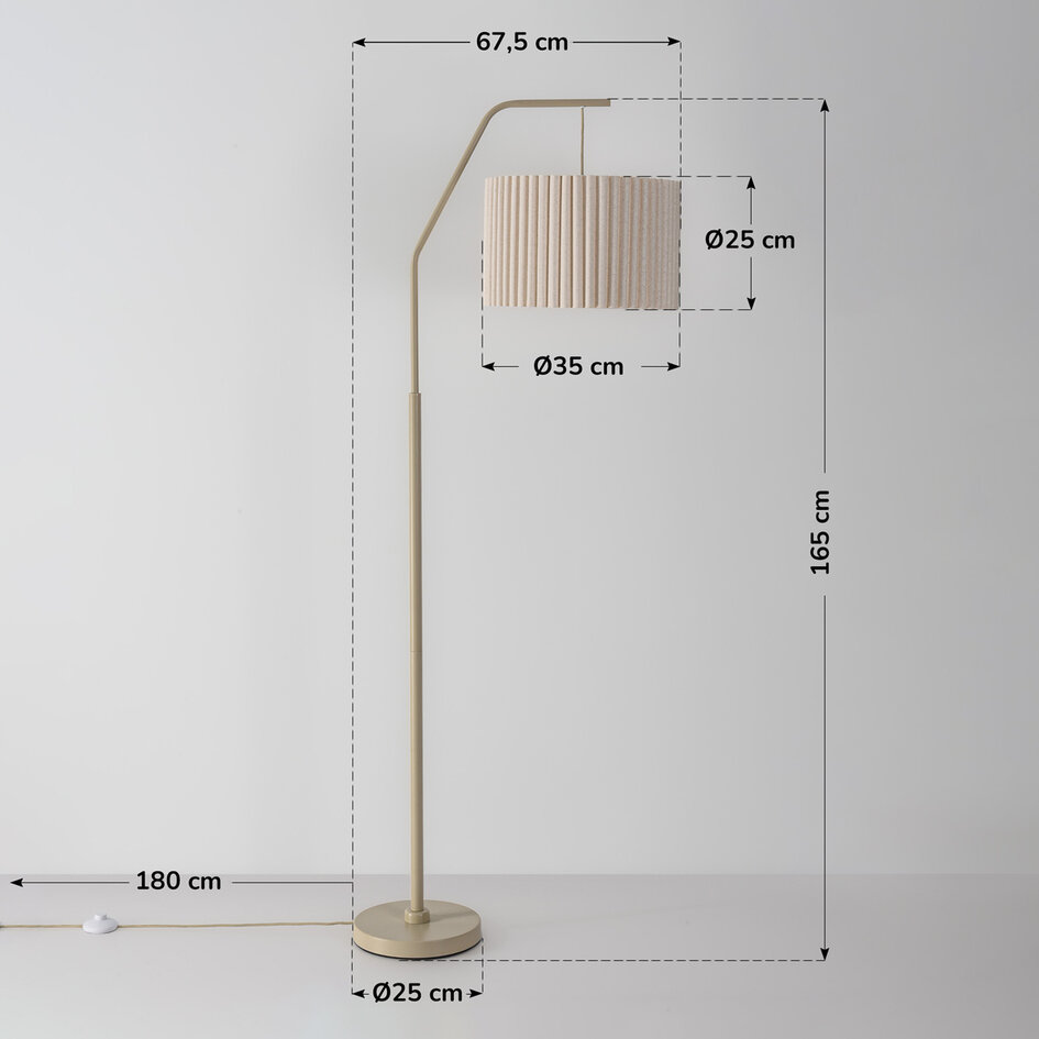 Gebogen vloerlamp Pedro met geplooide kap in beige