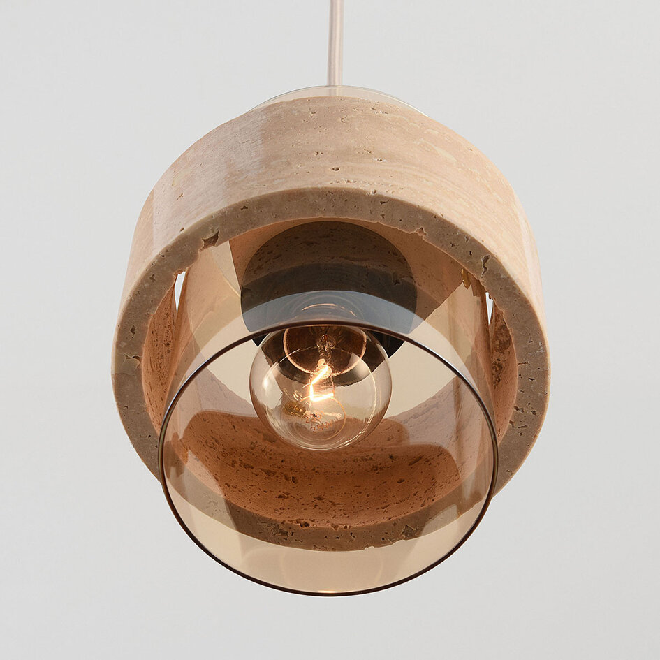 Hanglamp Flari met 3 kappen van travertin en amber glas - beige