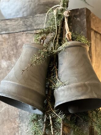 Aura Peeperkorn Houten kerstbel grijs tint Aura Peeperkorn Houten kerstbel grijs tint