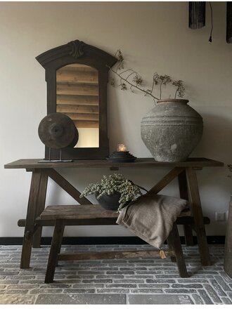 Aura Peeperkorn Sitetable Cross