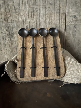 Aura Peeperkorn Lepelset van 4 stuks large black  Aura Peeprkorn