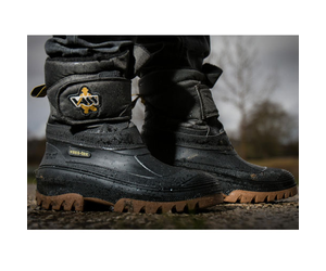 vass fleece lined boot with quick release velcro strap