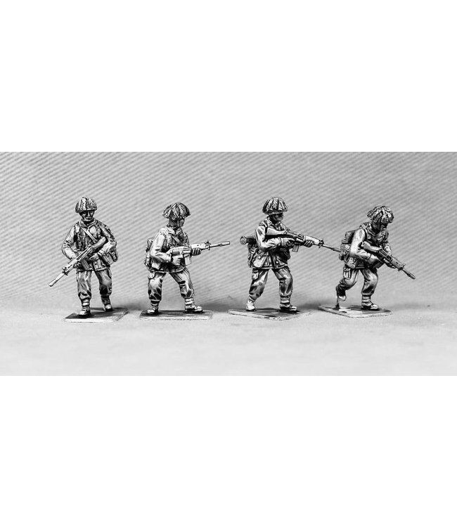 British Infantry Advancing (BAOR8)