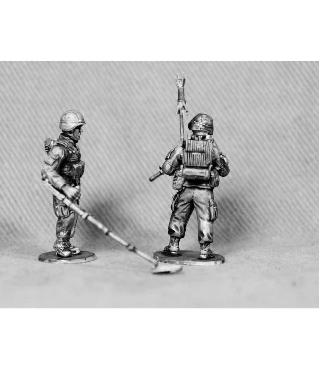 US Marines THOR Team for IED Work (USMC17)