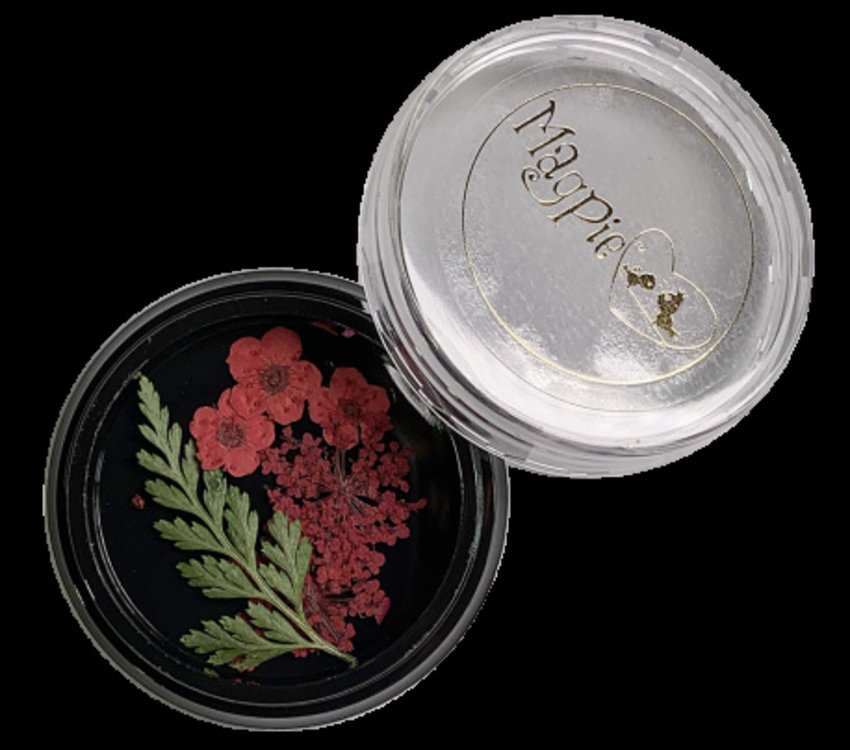 Magpie Dried Flowers Red
