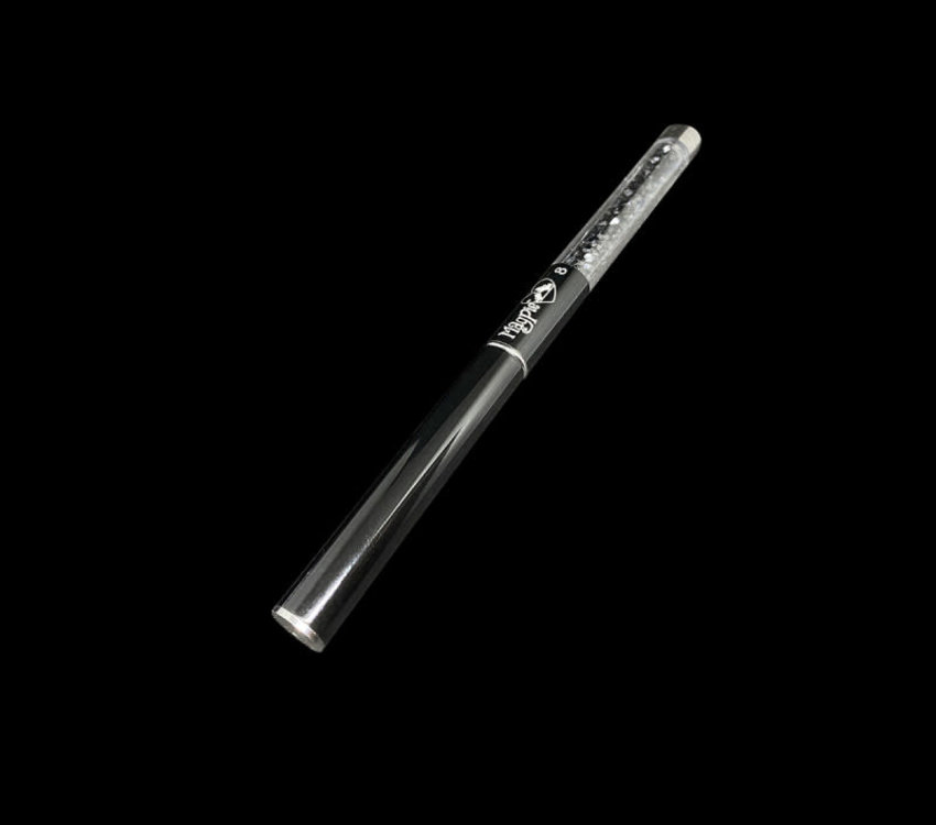 Magpie Onyx Acrylic Brush #8