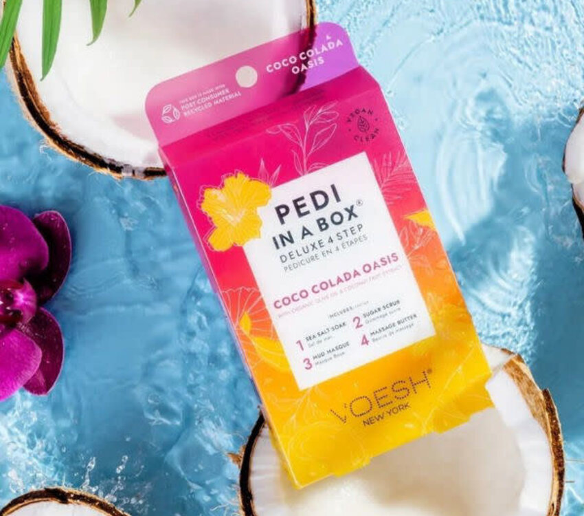 Voesh Voesh Pedi in a box Coco Colada Oasis
