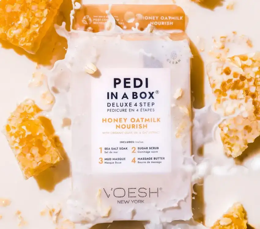 Voesh Pedi in a Box 4 step Honey Oatmilk Nourish