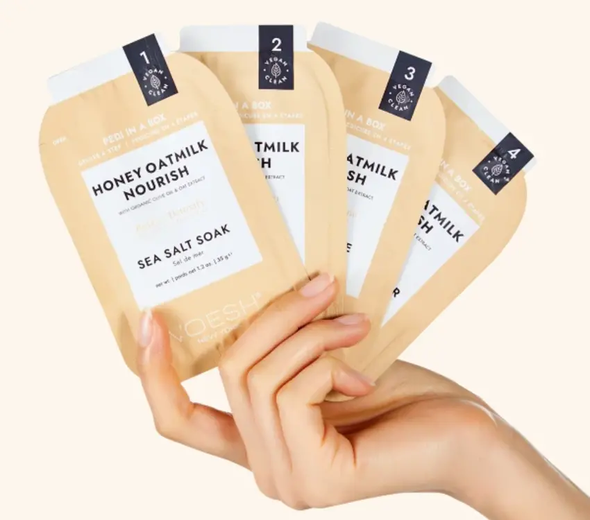 Voesh Pedi in a Box 4 step Honey Oatmilk Nourish