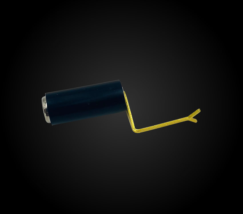 Magpie CAT EYE HEART MAGNET