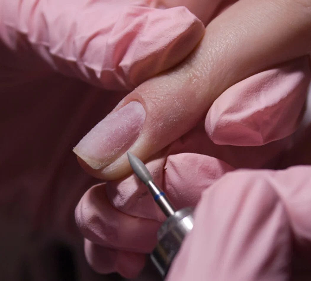 Learn to do a RUSSIAN MANICURE