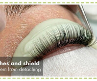 WHY DO LASHES DETACH FROM THE SHIELD DURING A LASH LIFT?