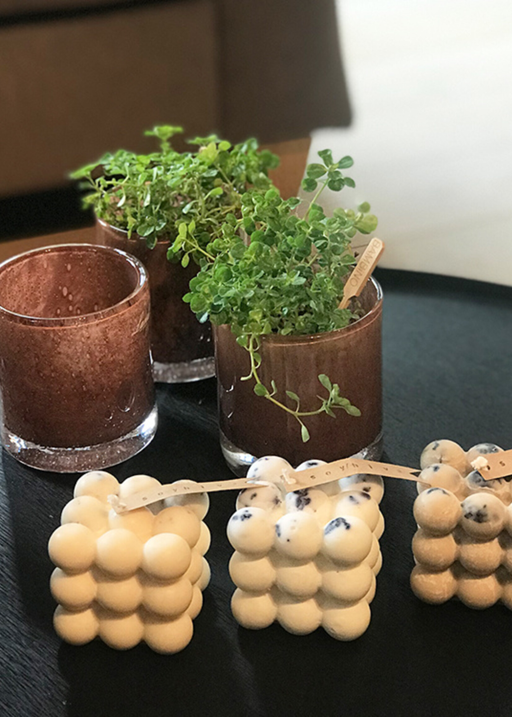 SoyHive Bougie Bubble Brun clair avec pétales séchés