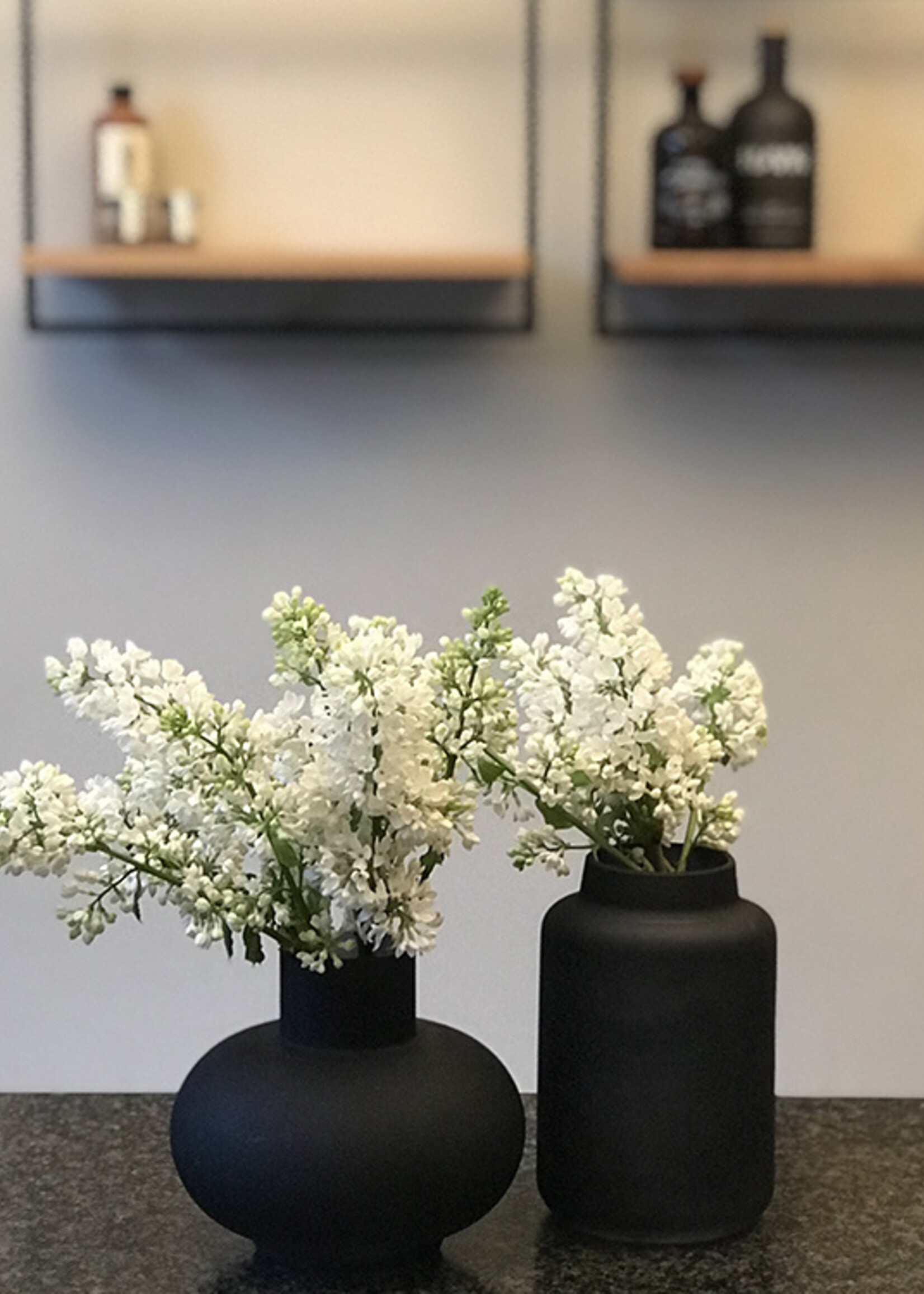Gusta Vase noir en verre (modèle haut)
