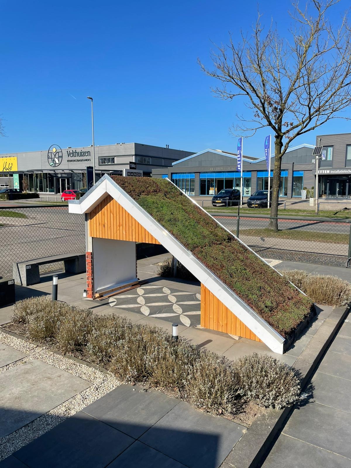 Kan sedum op een schuin dak geplaatst worden?
