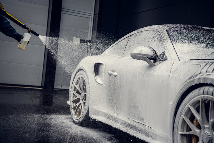 Auto vakkundig wassen zonder krassen