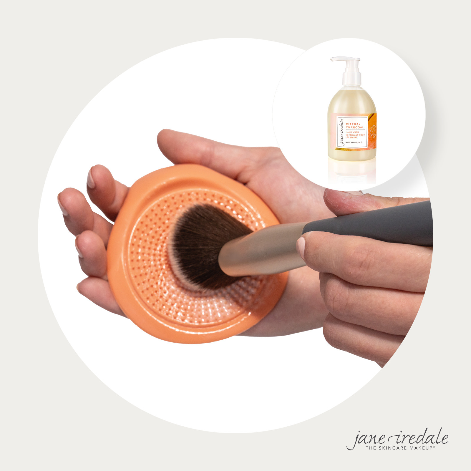 Jane Iredale Pro Brush Cleansing set + gratis Cleansing pad