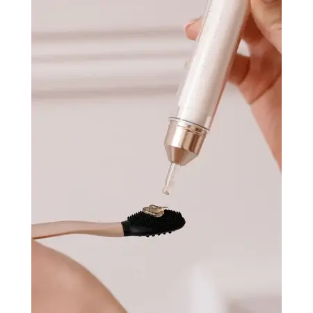 Monika Heiligmann Lip Exfoliating Massage Brush