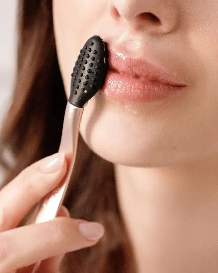Monika Heiligmann Lip Exfoliating Massage Brush