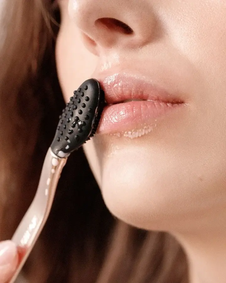 Monika Heiligmann Lip Exfoliating Massage Brush