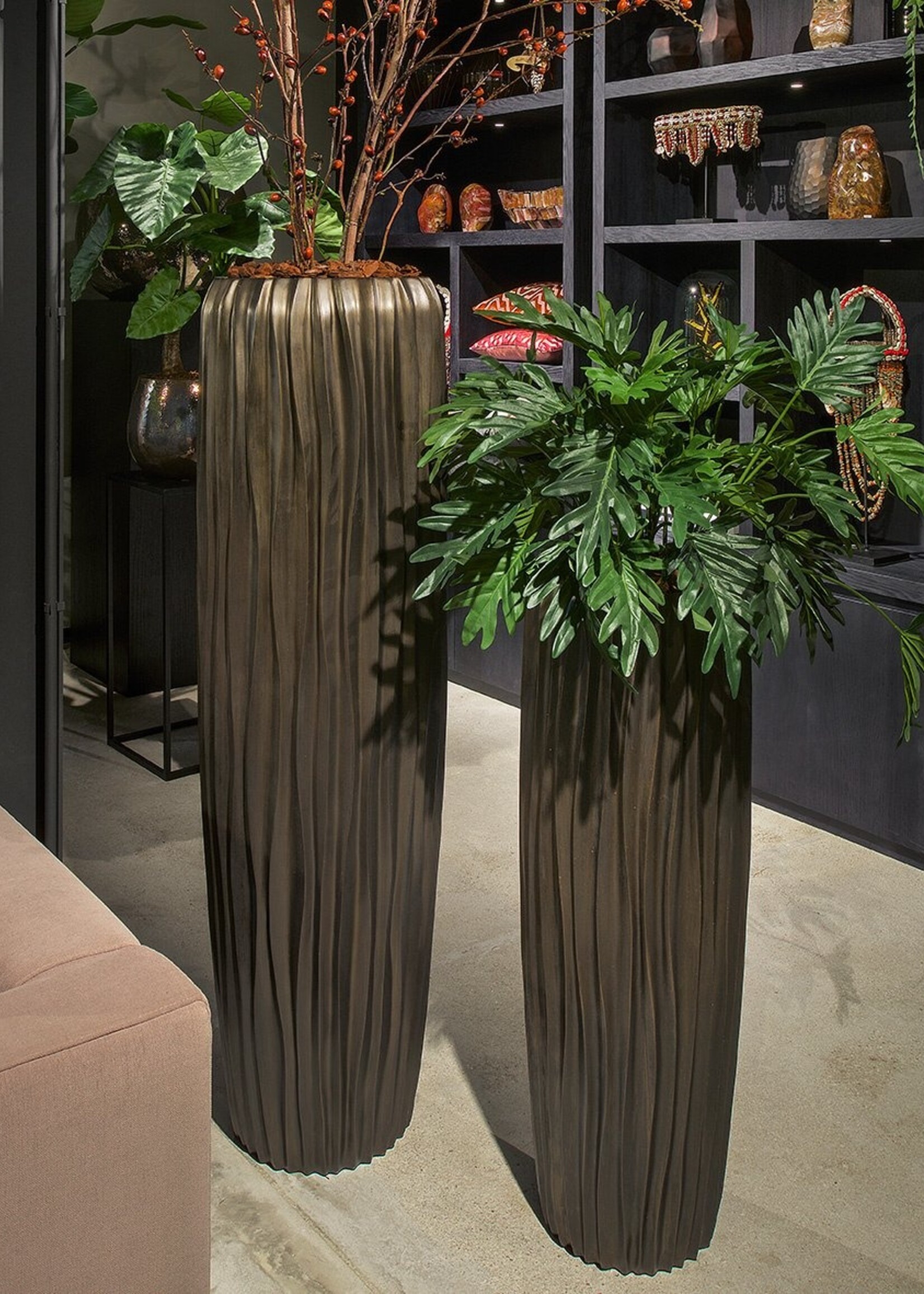 Pot & Vaas Bronskleurige  hoge  pot Lia Coal    117 cm