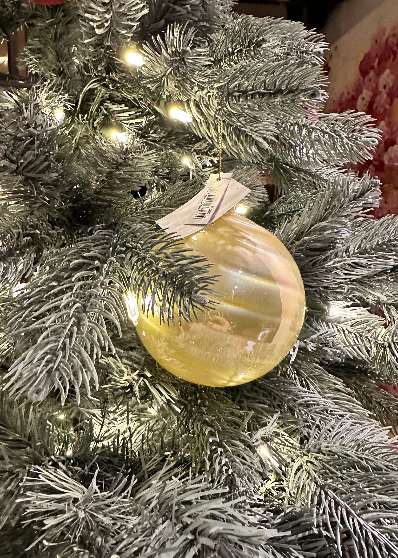 Parelmoer   kerstbal in gedraaide vorm