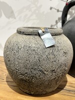 Stoere landelijke pot in aardezwart