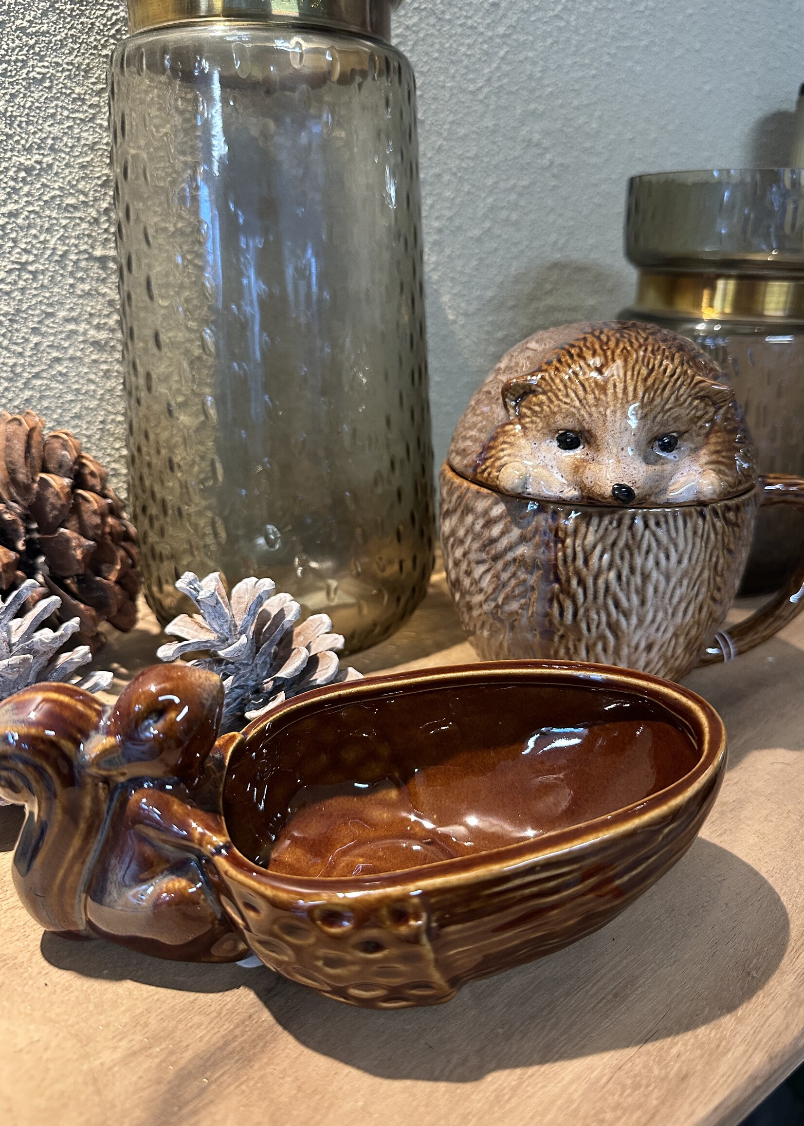 Walnoot bakje met eekhoorn  18 cm