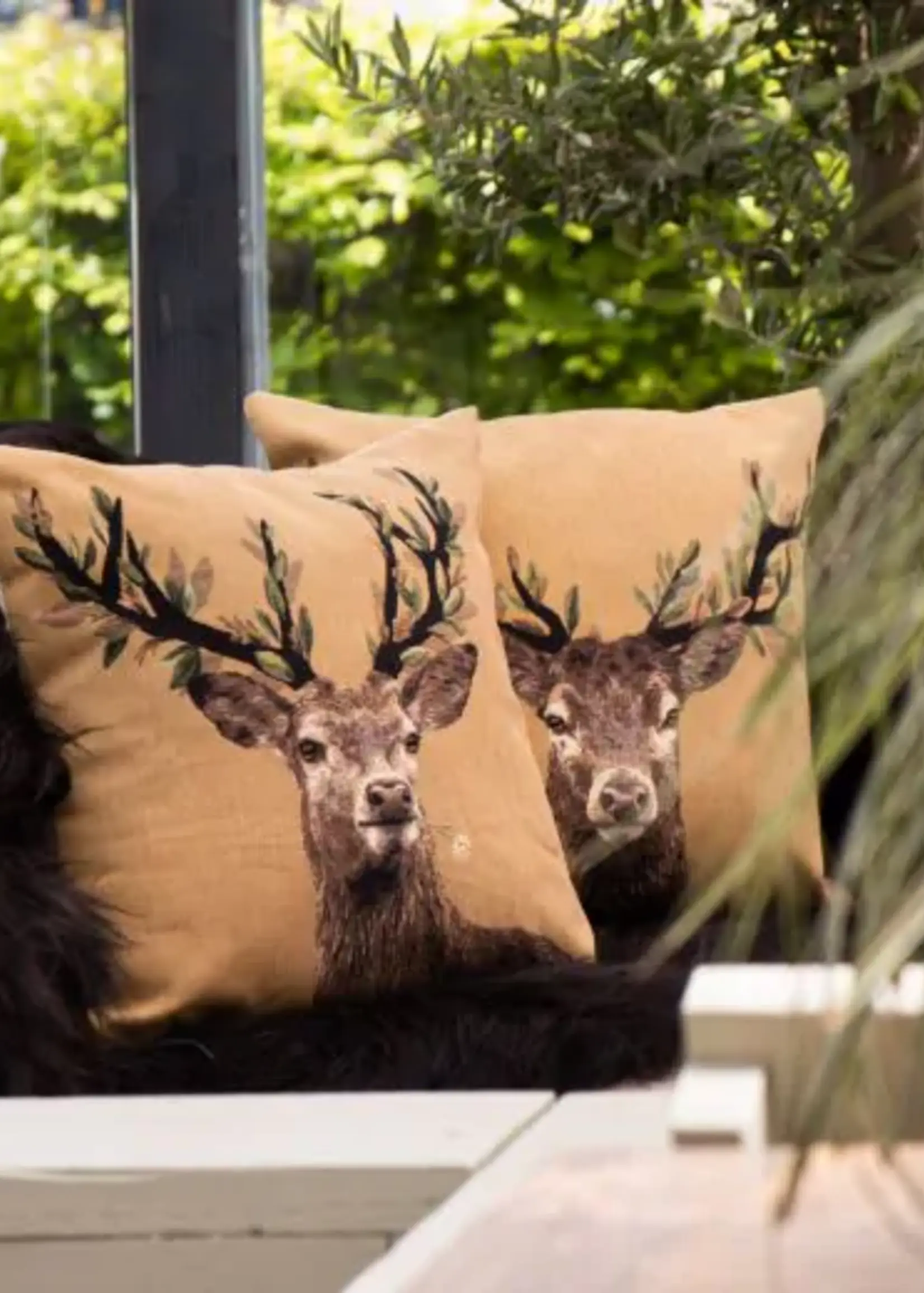 Gobelin sierkussen, hert
