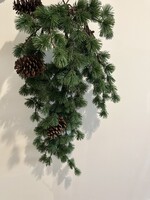 Country Kunsthanger lange dennentak met grote dennen appels