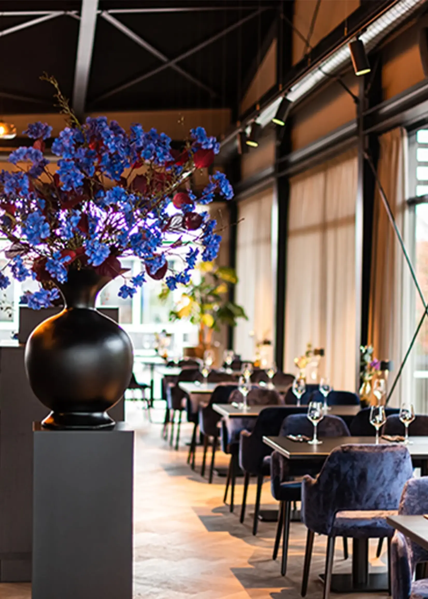 Pot & Vaas Vaas Belly, zwart     H 64 cm