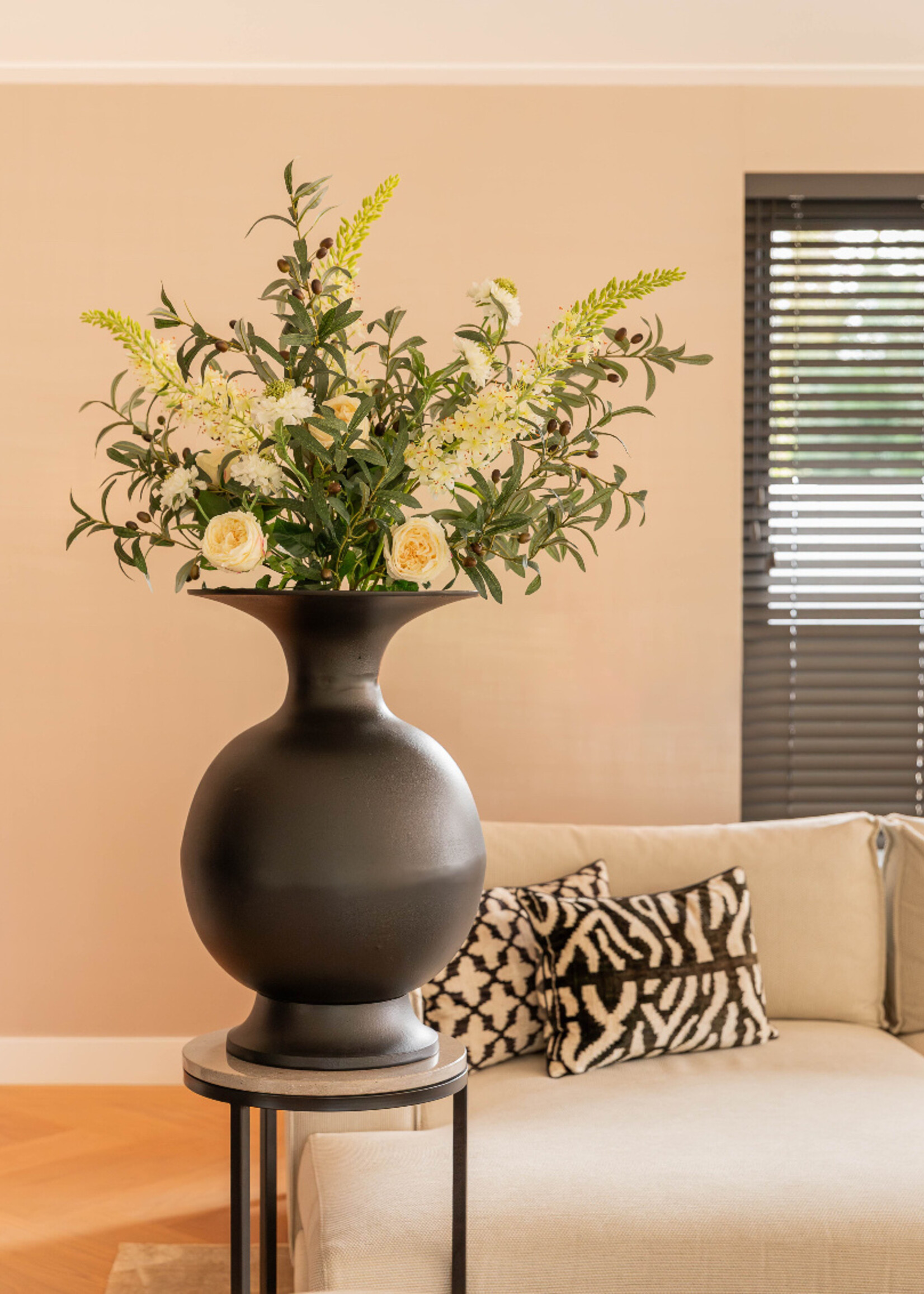 Bombyxx Giorgia vaas, Zwart