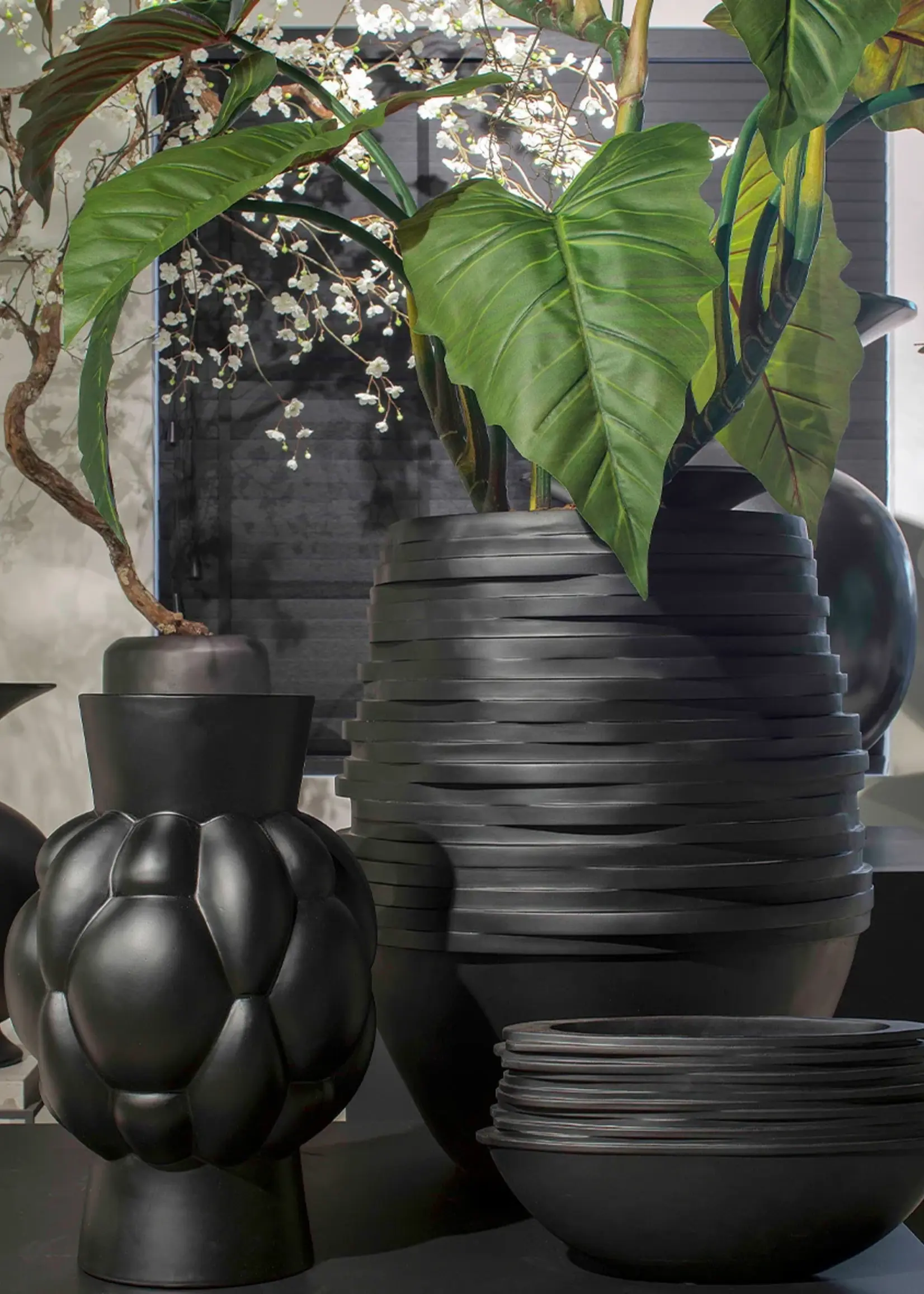Pot & Vaas Hoge Pot Roza zwart   H 80 cm