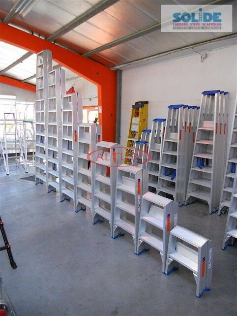 Solide dubbele professionele trapladder model DT 2x8 treden
