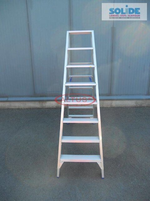 Solide dubbele professionele trapladder model DT 2x8 treden