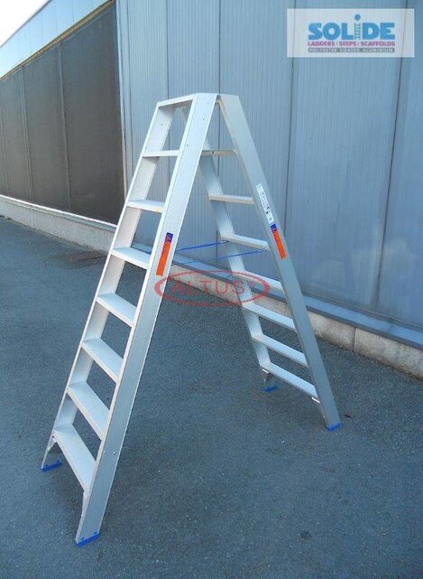 Solide dubbele professionele trapladder model DT 2x8 treden